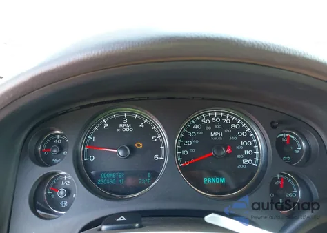 2011 Chevrolet Tahoe Lt z USA, uszkodzony, nr VIN 1GNSCBE0XBR242563